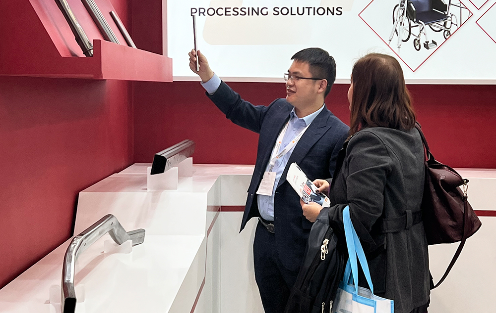 The CBIES booth successfully attracted customers and started a new journey of friendly cooperation!